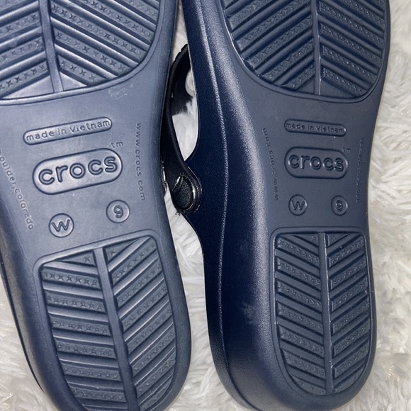 Crocs - Picture 9 of 11